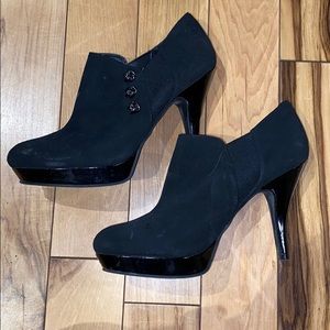 Black suede heels Kenneth Cole